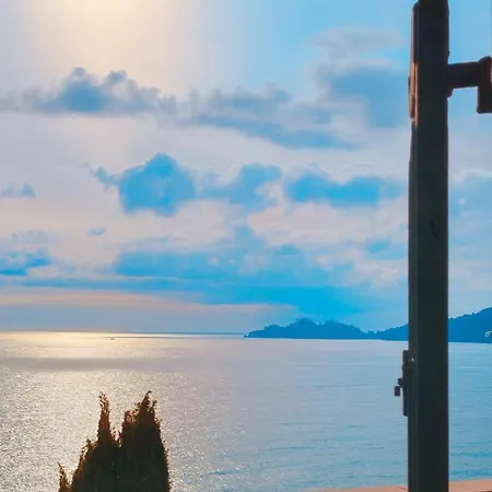 Attico San Faustino: Beachfront With Panoramic Sea Views Holiday home Rapallo