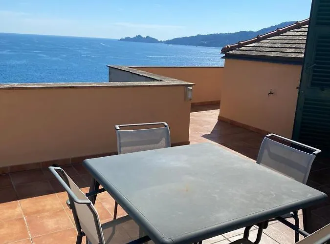 Welcome Riviera - Attico San Faustino 165 Mq Piu 110 Mq Di Terrazza- In 700 ,vista Mare Strepitosa-100 M Dalla Spiaggia-parking Esclusivo Rapallo