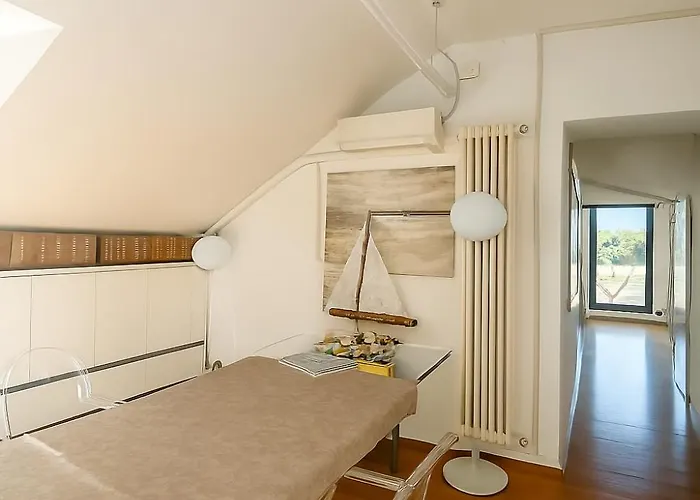 Attico San Faustino: Beachfront With Panoramic Sea Views *