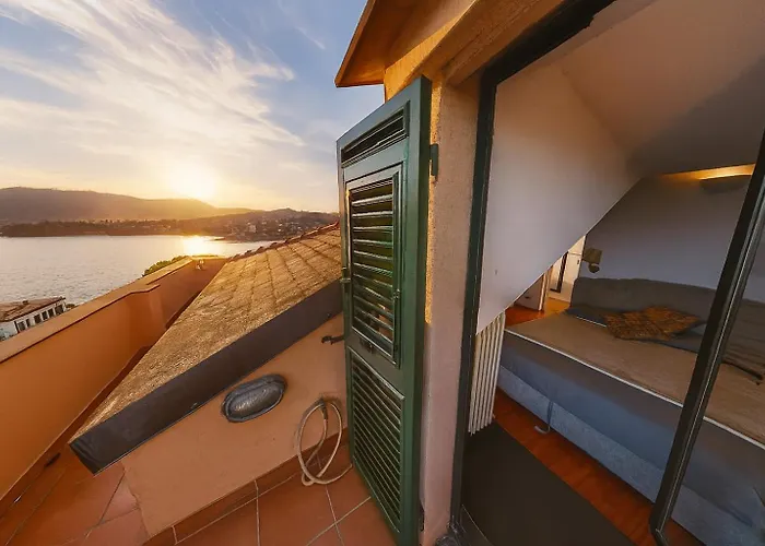 Attico San Faustino: Beachfront With Panoramic Sea Views