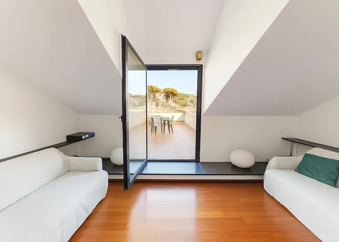 Attico San Faustino: Beachfront With Panoramic Sea Views Holiday home *